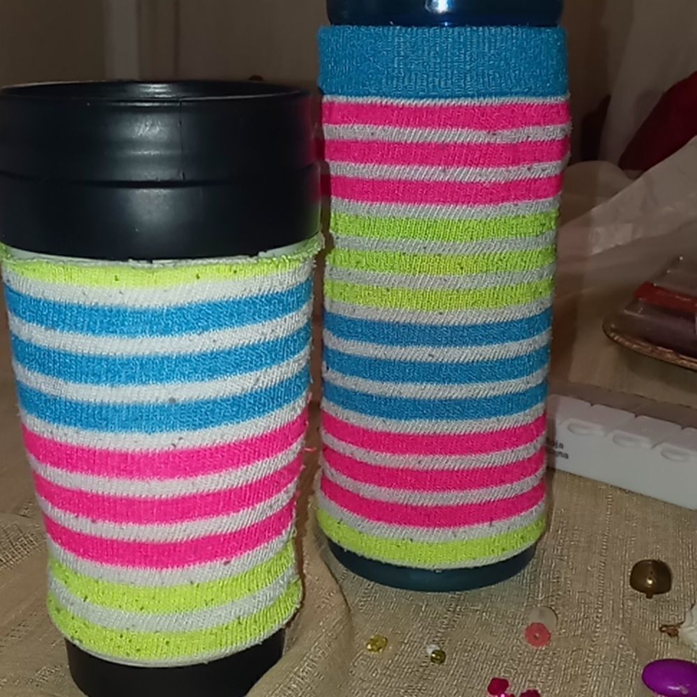 2 randomized Free Handmade Mug warmers - Picture 6 of 6